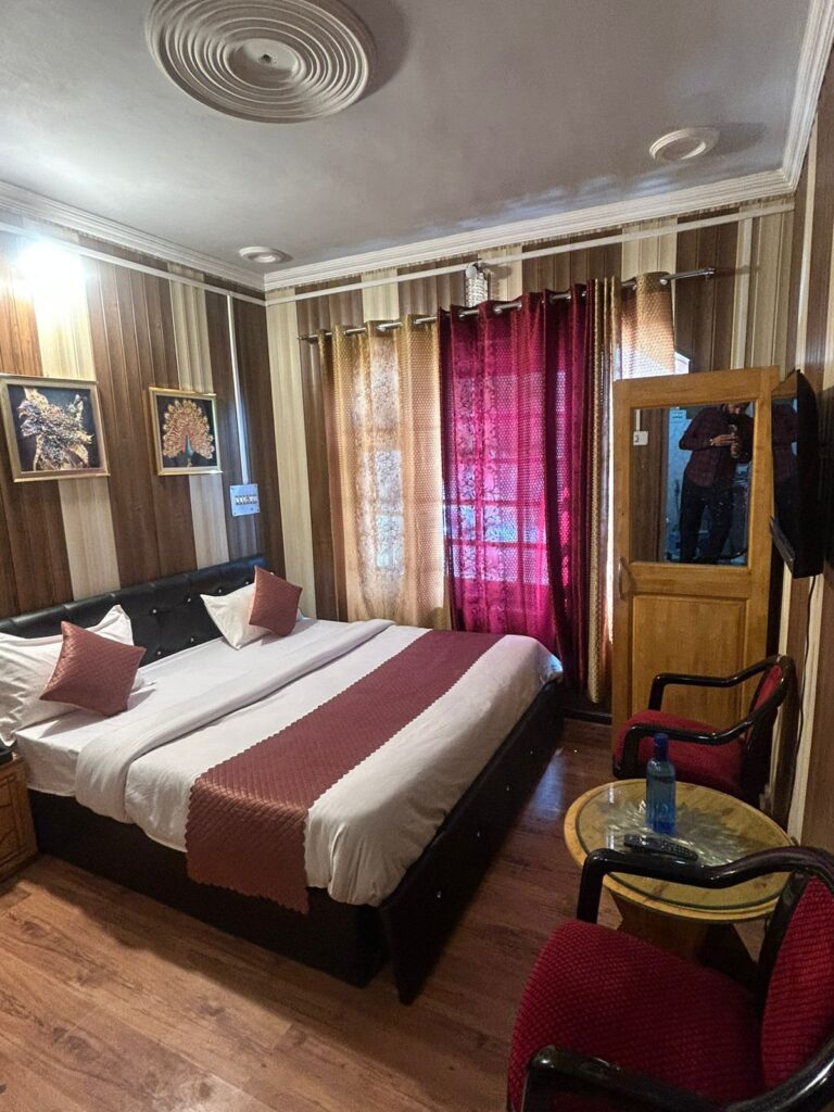 hotel blue diamond pahalgam by DIH-images-8